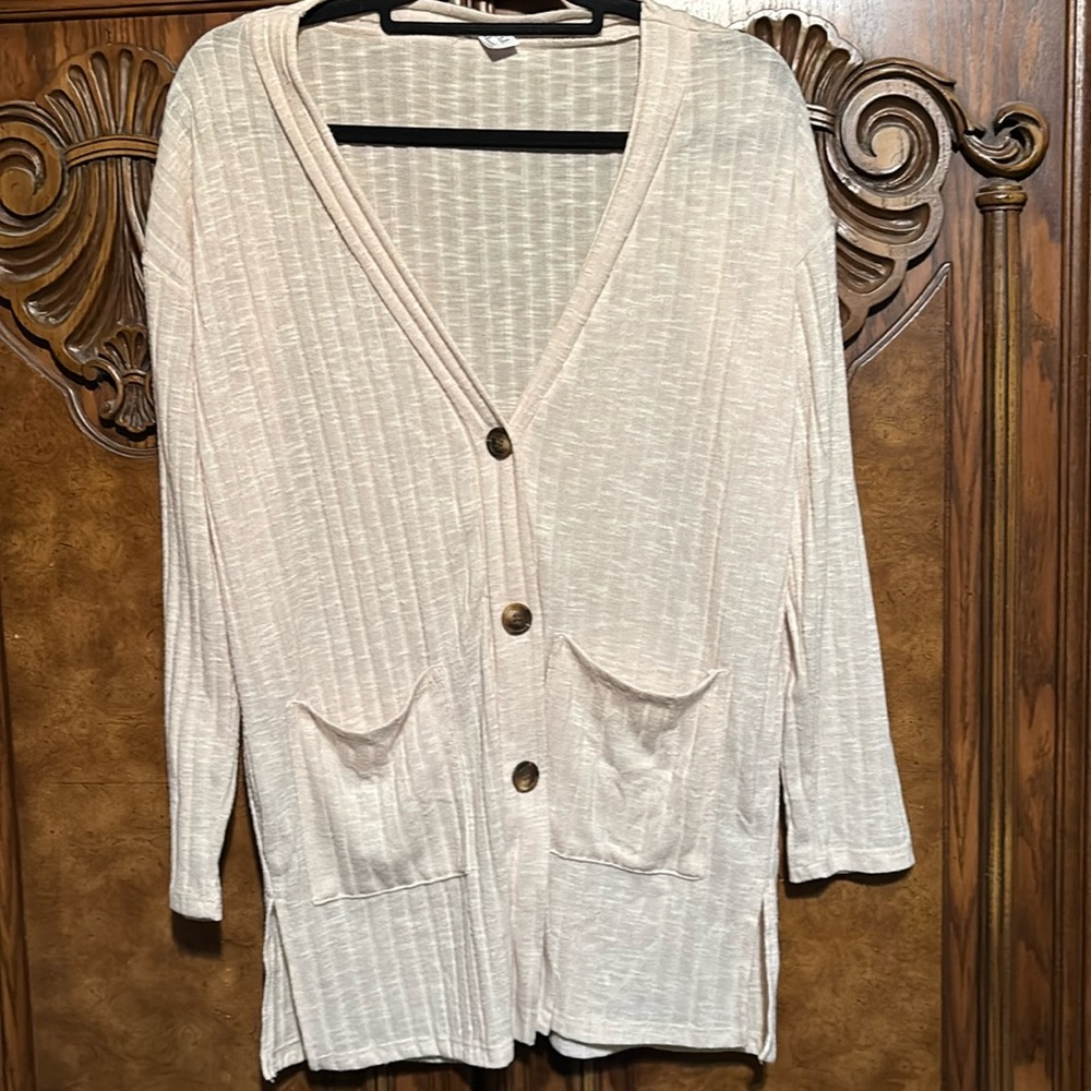 Forever 21 small button cardigan. ZD